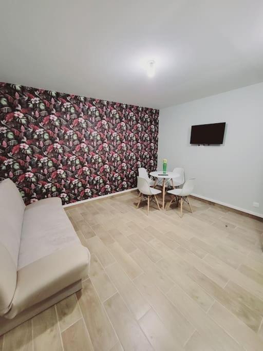 Family Flat Stade De France Airport Cdg Le Bourget "Appart'7" Pierrefitte-sur-Seine Exterior foto